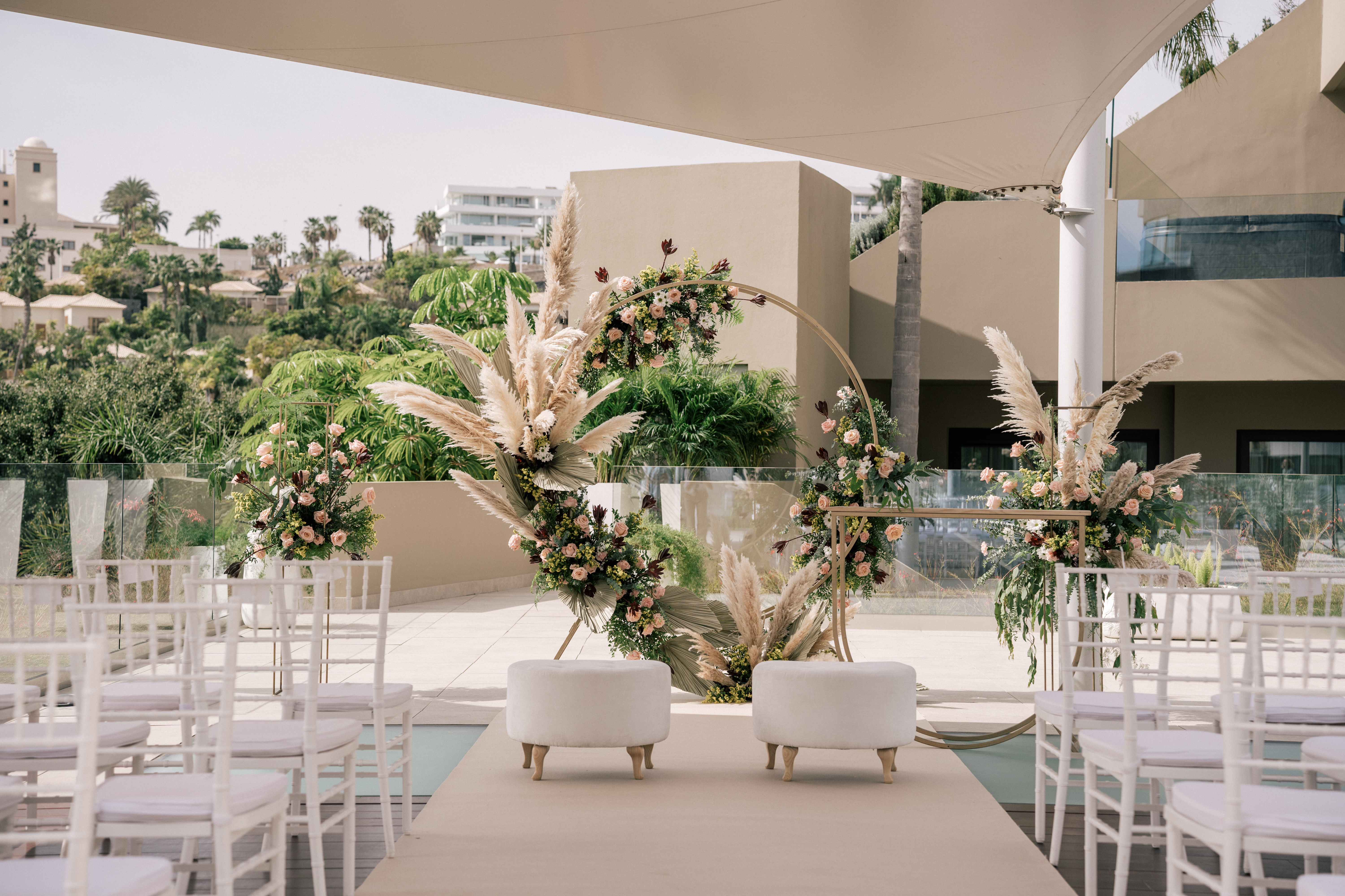 Book your wedding day in GF VICTORIA